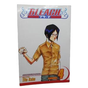 Bleach Vol. 4: Qunicy Archer Hates You  English Manga by Tite Kubo 2008